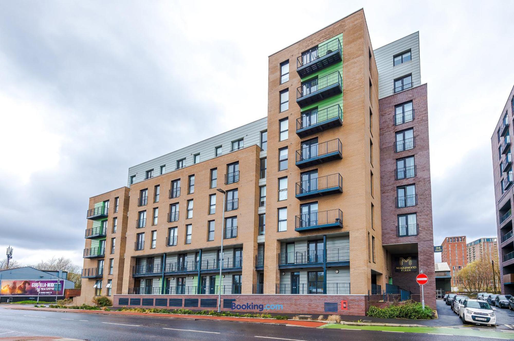 Modern 2 Bed Apartment With Balcony By Host A Home Manchester Extérieur photo