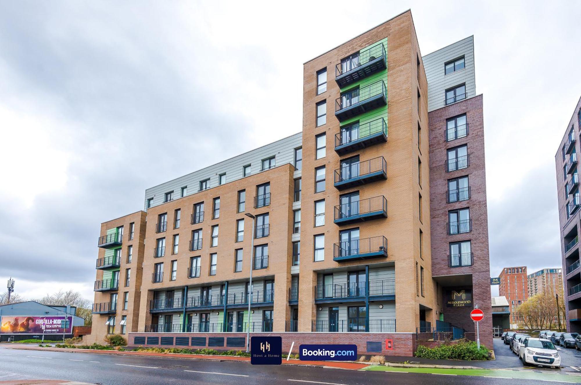 Modern 2 Bed Apartment With Balcony By Host A Home Manchester Extérieur photo